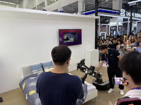 红腾网配资 头部企业抢夺标准定义权，机器人“暗战”升级